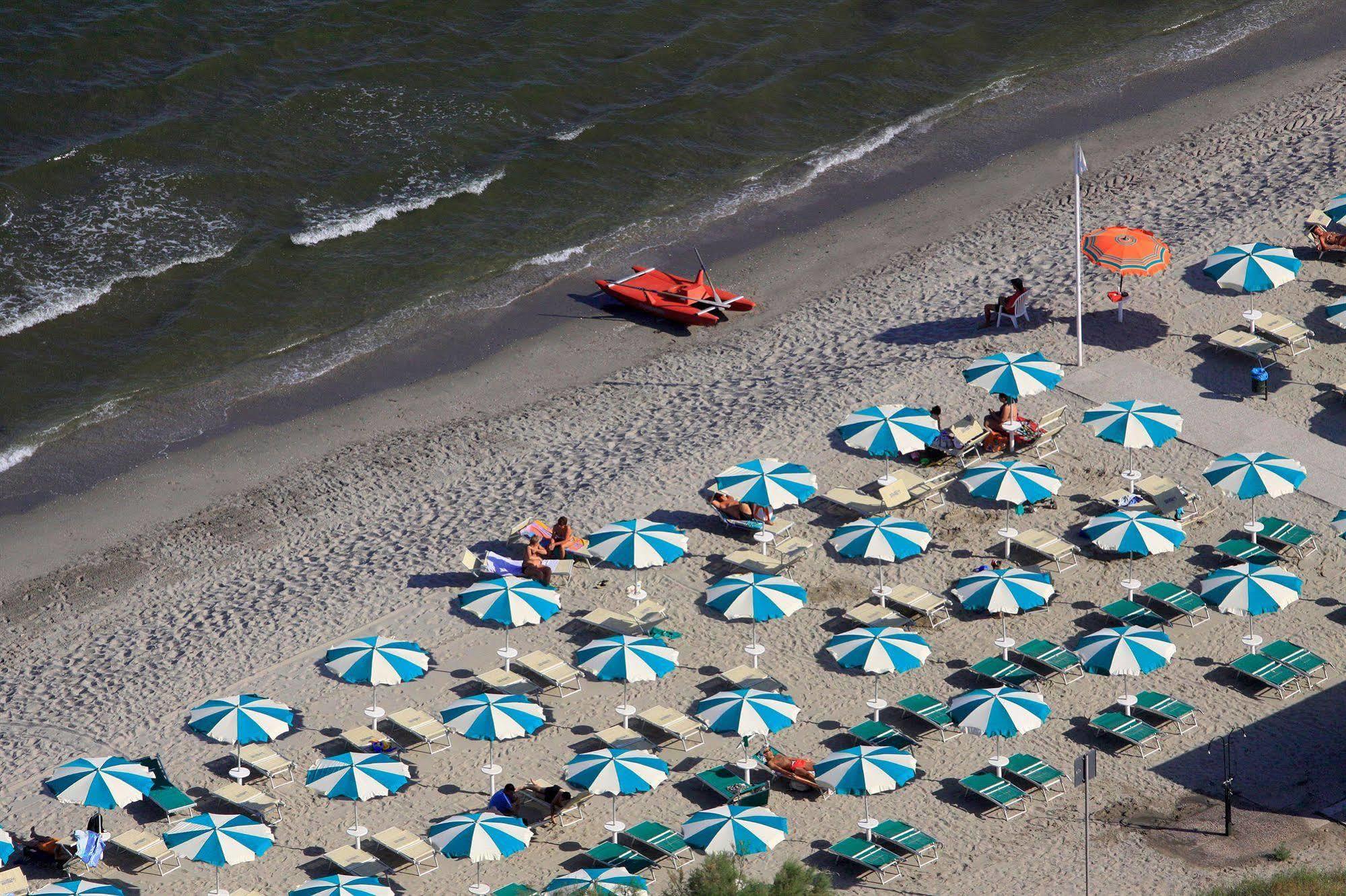 Club Village&Hotel Spiaggia Romea Lido di Volano Esterno foto