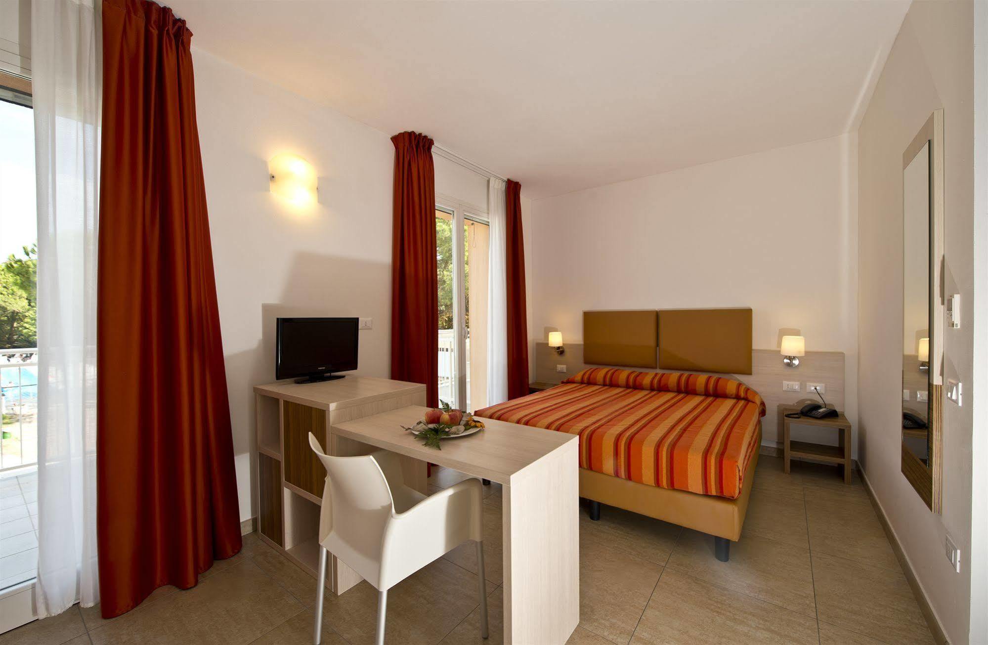 Club Village&Hotel Spiaggia Romea Lido di Volano Esterno foto