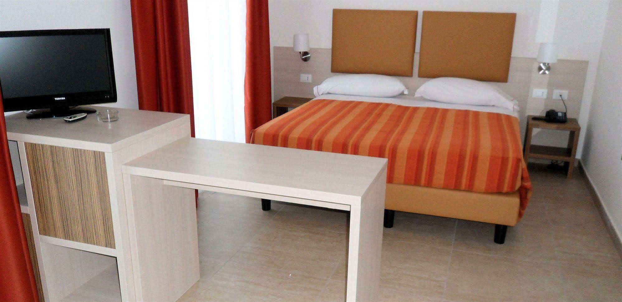 Club Village&Hotel Spiaggia Romea Lido di Volano Esterno foto